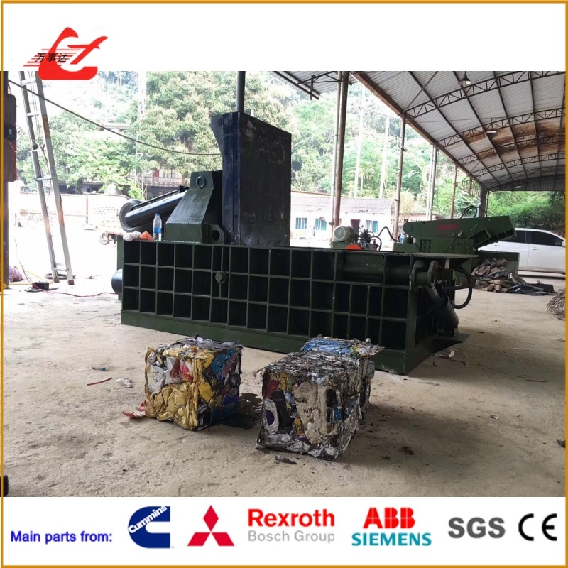 Y83-4000 Heavy Duty Scrap Car Baler With 4000kN Force And 2600×2000×1200mm Chamber For Scrap Car Body And Large Metal Recycling