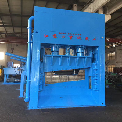 PLC-Steuerungssystem für Industrie-Gantry-Schere Maschine mit 8000 mm Ladekiste für Schrottwerften